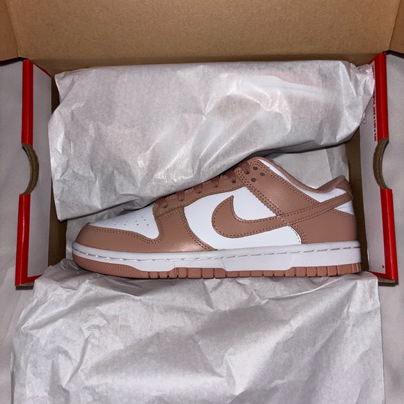 Nike Dunk Low Size: 7 - Picture 9 of 11